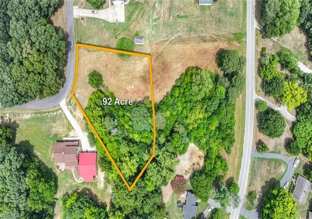 Photo 3 of Sale Pending at 6004 Green Valley Rd, Kernersville, NC 27284 | MLS# 1228036 | Listing updated on 2026-07-26