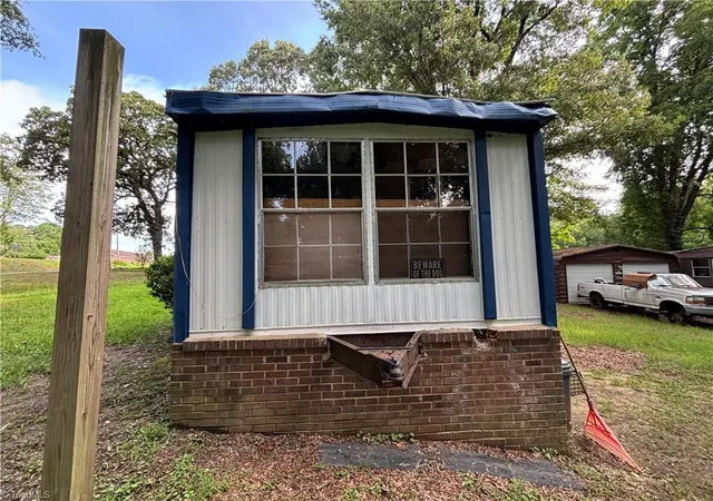 Photo 3 of Sale Pending at 497 Pine St, Burlington, NC 27217 | MLS# 1233285 | Listing updated on 2026-09-02