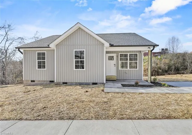 1st image of 821 Bridge St, Eden, NC 27288 | MLS# 1211111