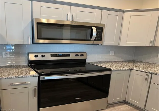 4th image of 2607 Pennoak Wy #J, Greensboro, NC 27407 | MLS# 1210891
