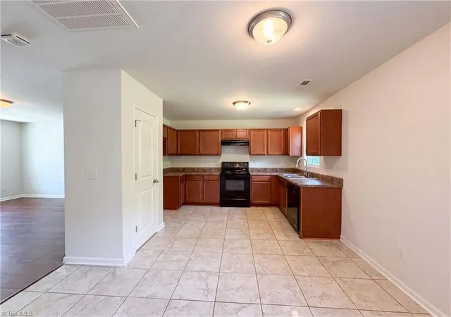 2nd image of 4655 Chapel Ridge Dr, Greensboro, NC 27405 | MLS# 1226847