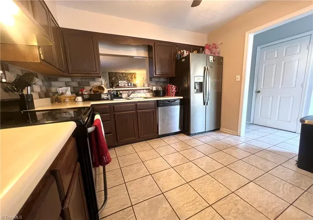 3rd image of 1017 Glendale Dr #51, Greensboro, NC 27406 | MLS# 1231789
