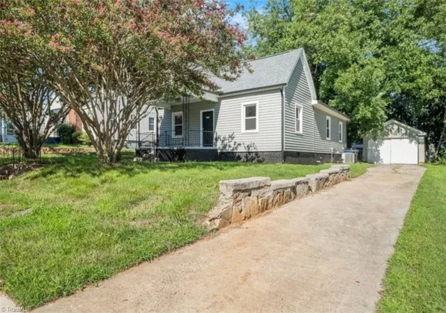 2nd image of 2335 Greenway Ave Nw, Winston Salem, NC 27105 | MLS# 1230851