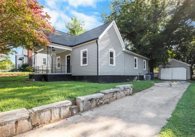 Photo 3 of Single family home for sale at 2335 Greenway Ave Nw, Winston Salem, NC 27105 | MLS# 1230851 | Listing updated on 2026-08-31