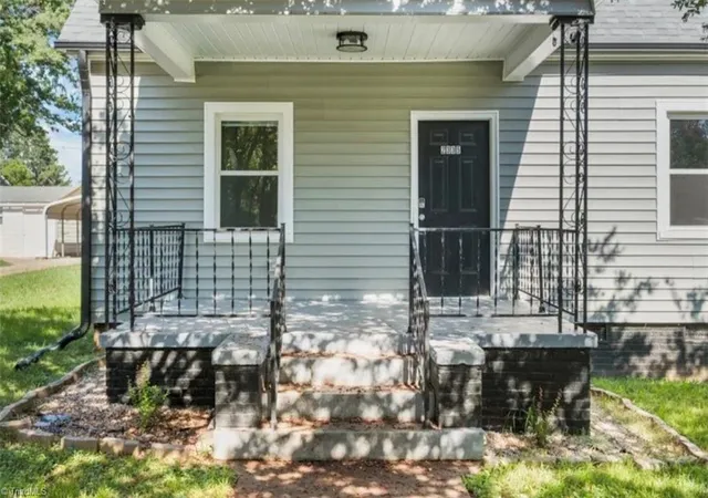 Photo 4 of Single family home for sale at 2335 Greenway Ave Nw, Winston Salem, NC 27105 | MLS# 1230851 | Listing updated on 2026-09-30