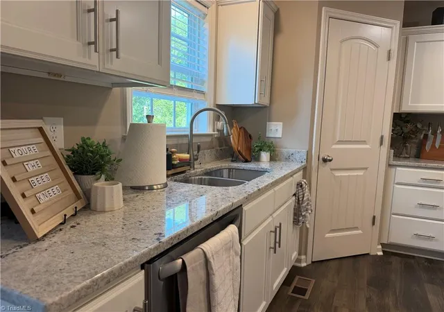 Photo 3 of Single family home for sale at 536 Evergreen Trl, Thomasville, NC 27360 | MLS# 1231064 | Listing updated on 2026-09-16