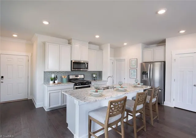 Photo 3 of Single family home for sale at 812 Strm View Ct, Mebane, NC 27302 | MLS# 1225902 | Listing updated on 2026-09-23