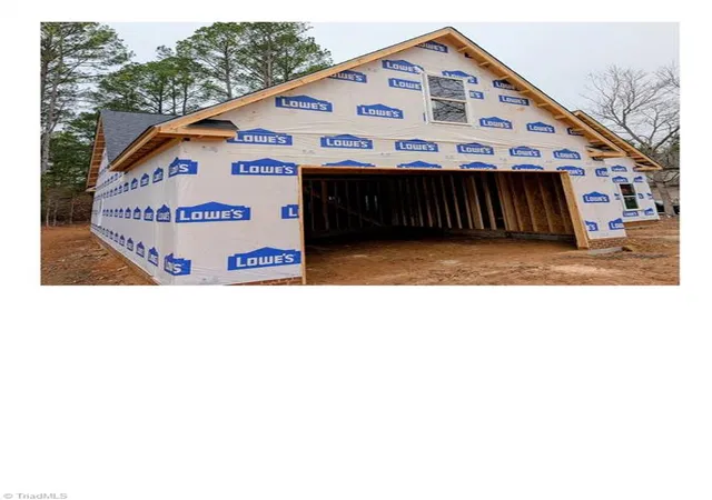 Photo 2 of Single family home for sale at 130 Fox Run, Eden, NC 27288 | MLS# 1193058 | Listing updated on 2026-06-30