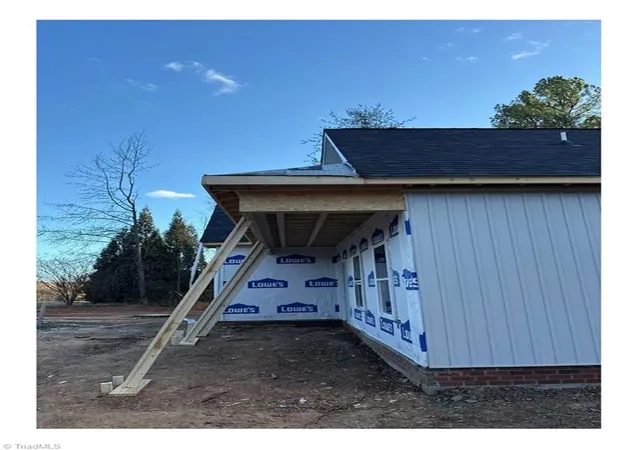 Photo 3 of Single family home for sale at 130 Fox Run, Eden, NC 27288 | MLS# 1193058 | Listing updated on 2026-06-30