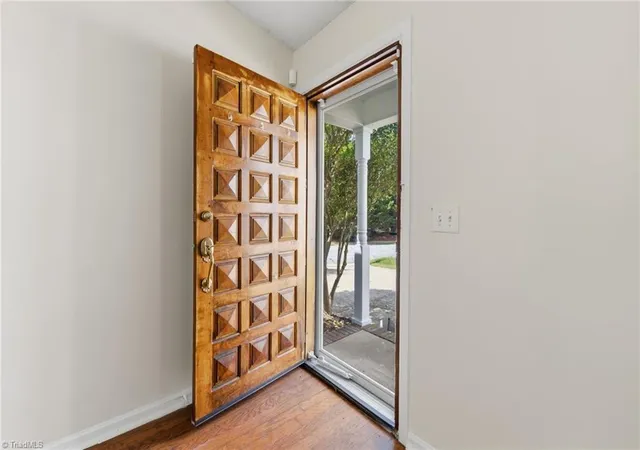 Photo 2 of Sale Pending at 808 Circle Dr, High Point, NC 27262 | MLS# 1233982 | Listing updated on 2026-09-20