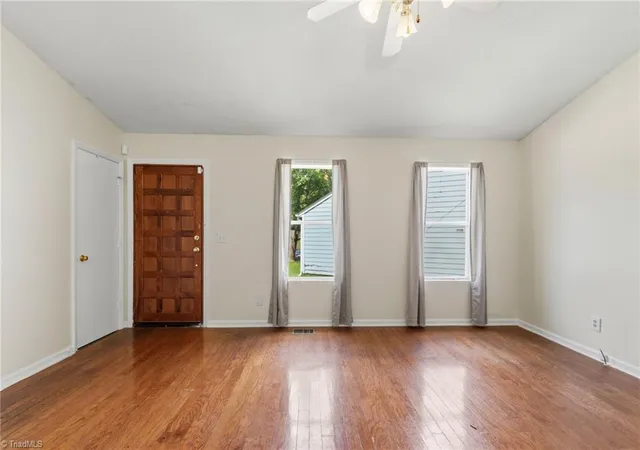 Photo 3 of Sale Pending at 808 Circle Dr, High Point, NC 27262 | MLS# 1233982 | Listing updated on 2026-09-20