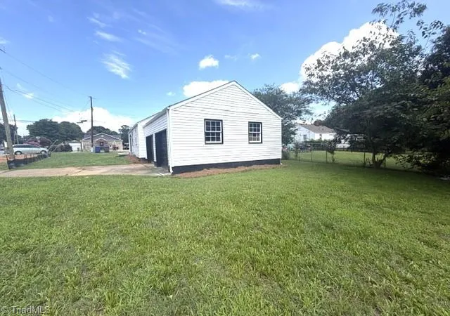 15th image of 1048 E Clemmonsville Rd, Winston Salem, NC 27107 | MLS# 1229991