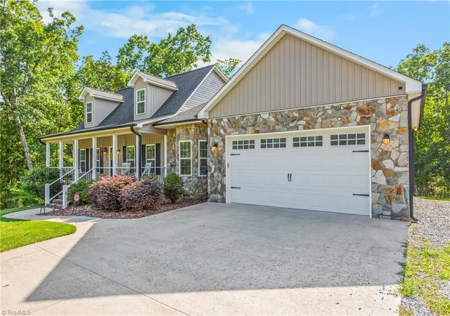3rd image of 152 Hepler Hylls Ct, Thomasville, NC 27360 | MLS# 1226400