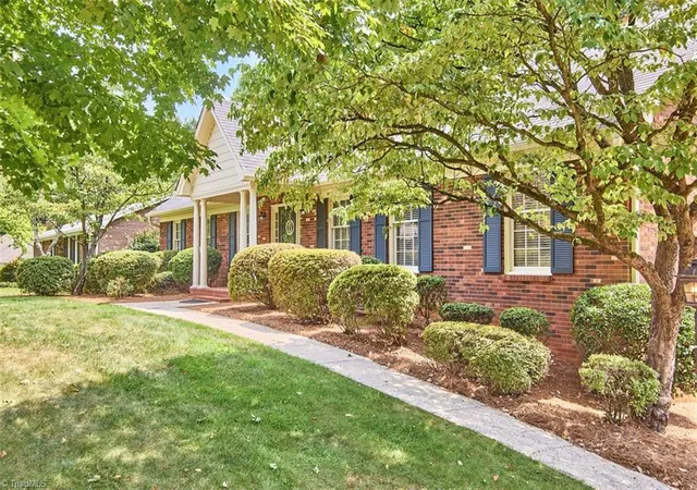 Photo 2 of Sale Pending at 4050 Dresden Dr, Winston Salem, NC 27104 | MLS# 1231755 | Listing updated on 2026-08-31