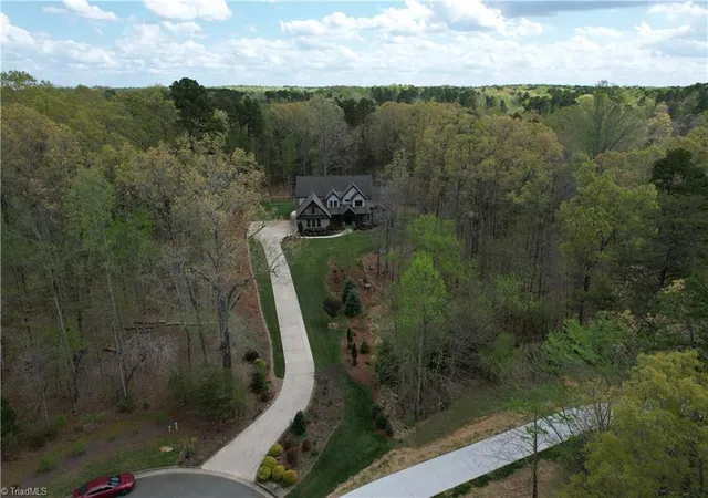 Photo 4 of Single family home for sale at 2007 Otter Crk Dr, Whitsett, NC 27377 | MLS# 1227539 | Listing updated on 2026-08-20