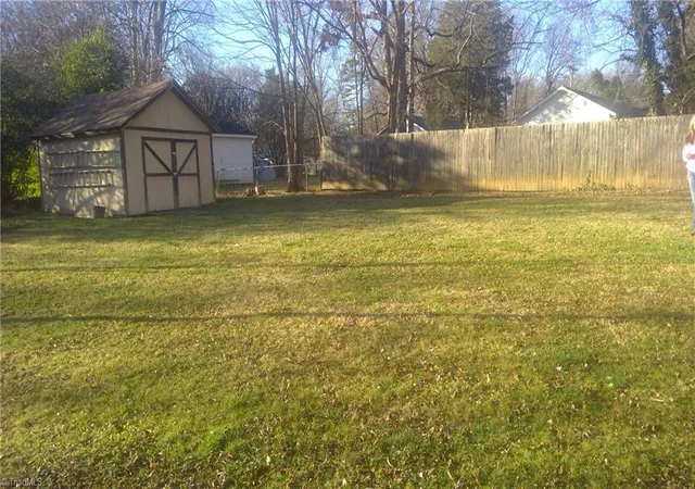 Photo 2 of Sale Pending at 3303 Frost Pl, Greensboro, NC 27405 | MLS# 1233827 | Listing updated on 2026-09-11