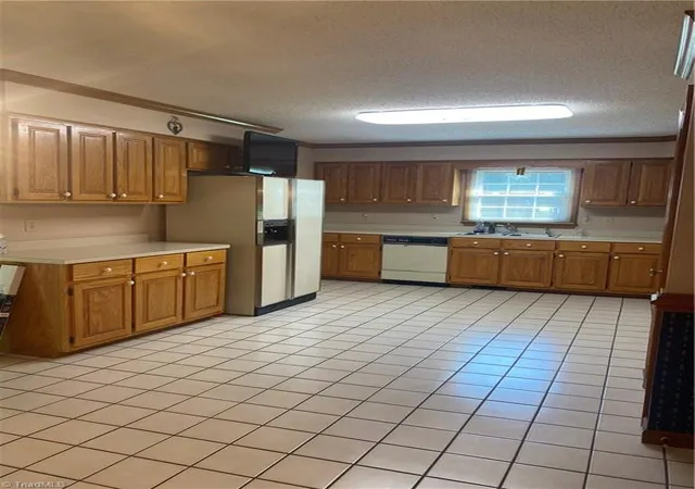 Photo 4 of Single family home for sale at 486 Windsor Park Rd, Kernersville, NC 27284 | MLS# 1228552 | Listing updated on 2026-09-16