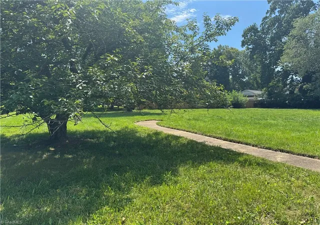 3rd image of 5703 Green Meadow Dr, Greensboro, NC 27410 | MLS# 1231394