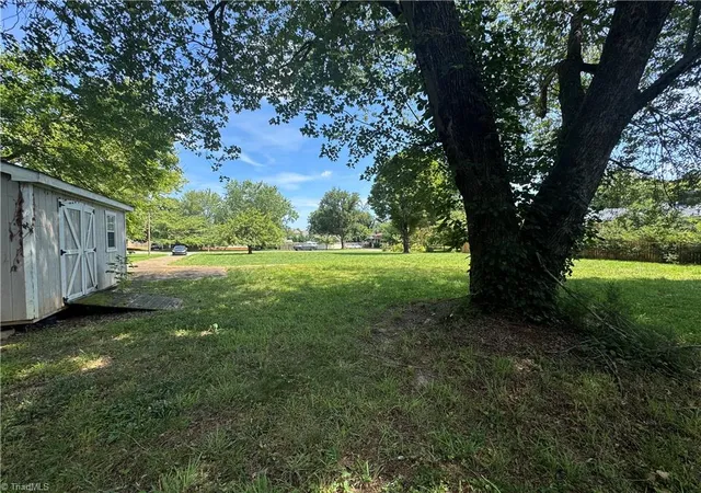 5th image of 5703 Green Meadow Dr, Greensboro, NC 27410 | MLS# 1231394