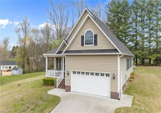 Homes for sale in Mount Airy, NC | 114 Meadow Stone Ln, Mount Airy, NC 27030 | MLS# 1214263