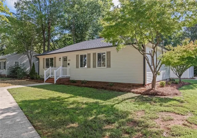 4th image of 1023 Cliff Rd, Asheboro, NC 27203 | MLS# 1230680