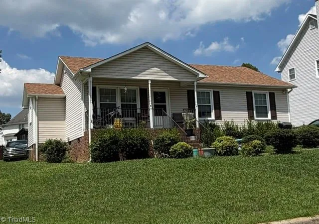 Photo 1 of Single family home for sale at 16 Crite Ct, Greensboro, NC 27405 | MLS# 1232989 | Listing updated on 2026-09-05