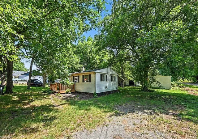 4th image of 120 1St St, Haw River, NC 27258 | MLS# 1229384