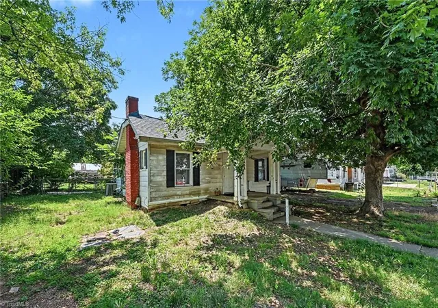 5th image of 120 1St St, Haw River, NC 27258 | MLS# 1229384