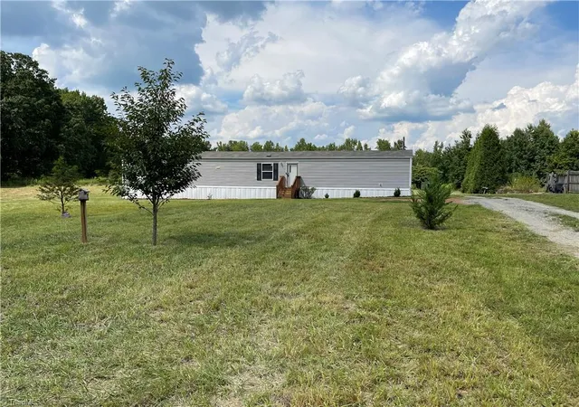 Photo 2 of Sale Pending at 200 Beam Dr, Thomasville, NC 27360 | MLS# 1234049 | Listing updated on 2026-09-09