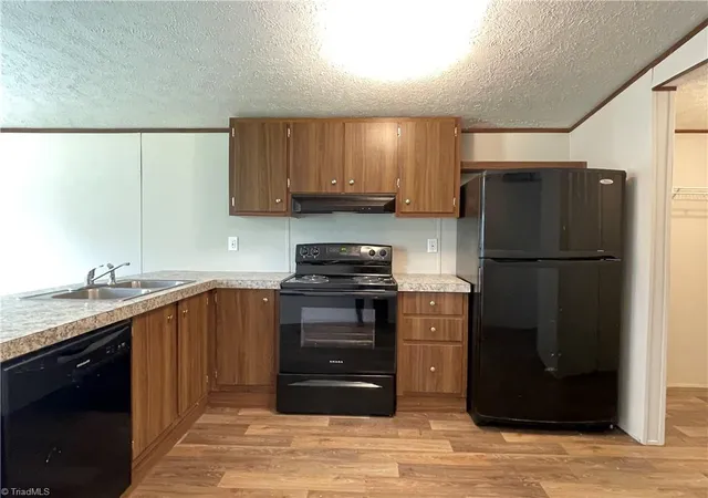Photo 3 of Sale Pending at 200 Beam Dr, Thomasville, NC 27360 | MLS# 1234049 | Listing updated on 2026-09-09