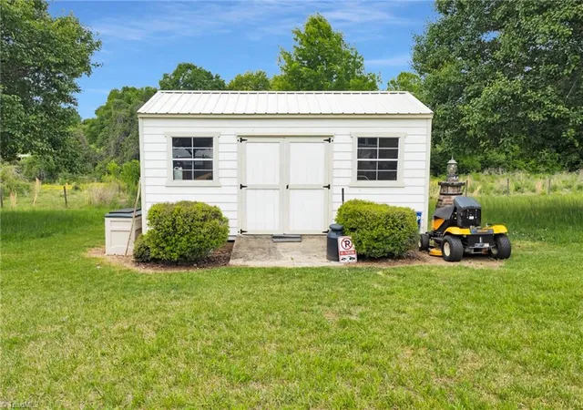 Photo 4 of Sale Pending at 1677 Jennings Rd, Olin, NC 28660 | MLS# 1222528 | Listing updated on 2026-09-30