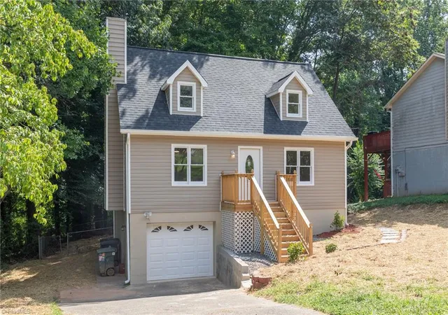 Photo 3 of Sale Pending at 2909 Borg Rd, Winston Salem, NC 27127 | MLS# 1233398 | Listing updated on 2026-10-07