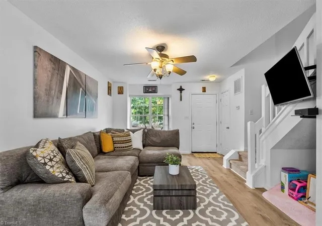 4th image of 4318 Carlys Wy, Greensboro, NC 27410 | MLS# 1213887