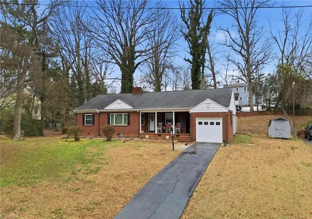 Photo 3 of Sale Pending at 422 Woodsway Dr, Lexington, NC 27292 | MLS# 1205751 | Listing updated on 2026-09-02