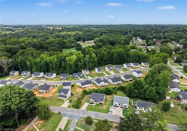 26th image of 897 Breeze Hill Rd, Asheboro, NC 27203 | MLS# 1227367