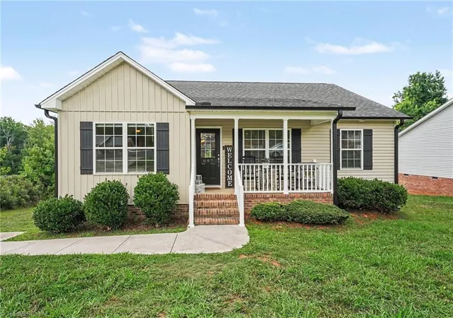 2nd image of 897 Breeze Hill Rd, Asheboro, NC 27203 | MLS# 1227367