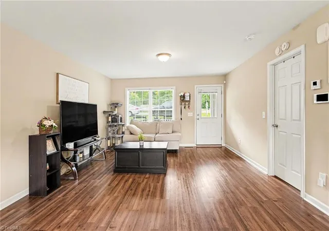 3rd image of 897 Breeze Hill Rd, Asheboro, NC 27203 | MLS# 1227367