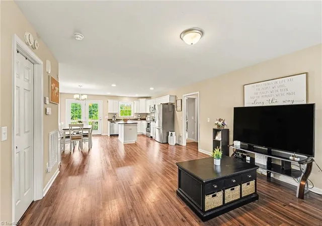 5th image of 897 Breeze Hill Rd, Asheboro, NC 27203 | MLS# 1227367