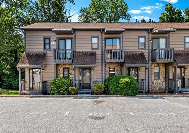 Photo 2 of Single family home for sale at 240 Vista Cir #B, Winston Salem, NC 27106 | MLS# 1225333 | Listing updated on 2026-09-11