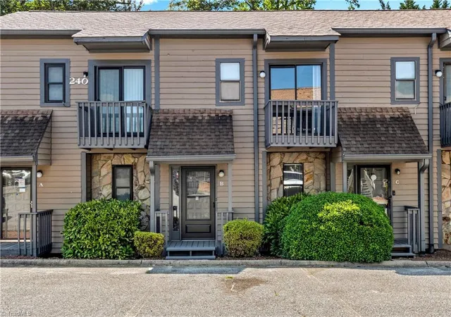 Photo 3 of Single family home for sale at 240 Vista Cir #B, Winston Salem, NC 27106 | MLS# 1225333 | Listing updated on 2026-09-11