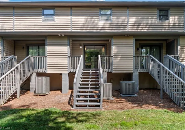 Photo 4 of Single family home for sale at 240 Vista Cir #B, Winston Salem, NC 27106 | MLS# 1225333 | Listing updated on 2026-09-11