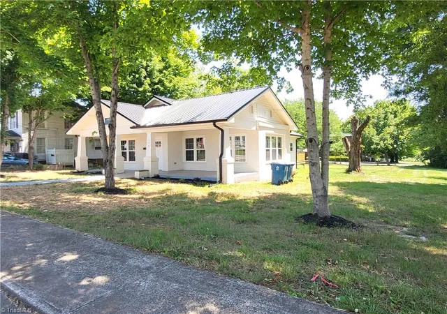 5th image of 121 W Elm St, Yadkinville, NC 27055 | MLS# 1223732