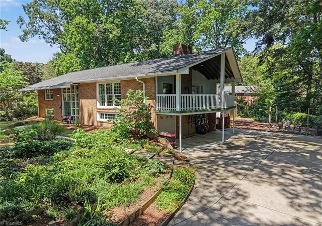 Photo 4 of Sale Pending at 2941 Good Hope Rd, Winston Salem, NC 27106 | MLS# 1231447 | Listing updated on 2026-09-19