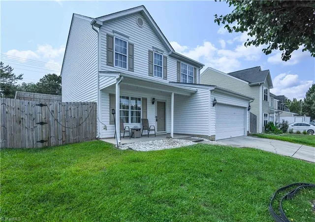 Photo 2 of Single family home for sale at 14 Forestglade Dr, Greensboro, NC 27406 | MLS# 1230941 | Listing updated on 2026-08-14