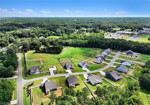 35th image of 7816 Fairview Garden Trl, Clemmons, NC 27012 | MLS# 1231232