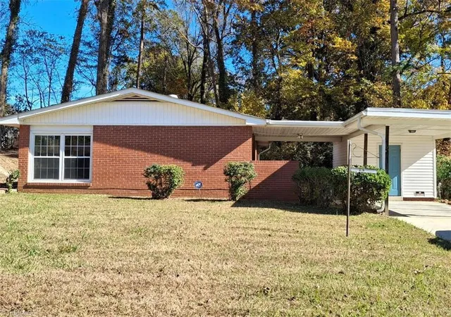 Single family home for sale at 1517 Lincoln St, Greensboro, NC 27401 | MLS# 1205252