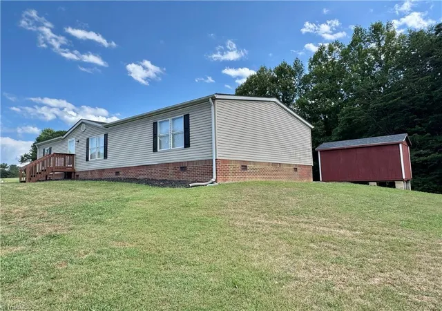 Homes for sale in Claudville, VA | 195 Mountain Crestr Ln, Claudville, VA 24076 | MLS# 1227414