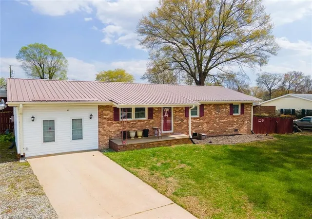 3rd image of 501 Roberts Rd, Eden, NC 27288 | MLS# 1214628