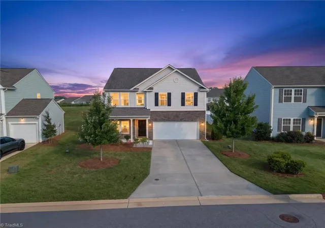 Photo 3 of Single family home for sale at 3424 Vickrey Woods Pl, High Point, NC 27260 | MLS# 1226984 | Listing updated on 2026-09-16