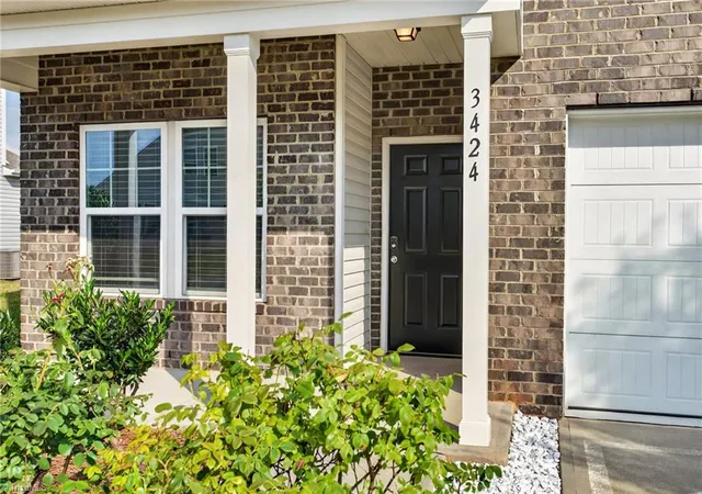 Photo 4 of Single family home for sale at 3424 Vickrey Woods Pl, High Point, NC 27260 | MLS# 1226984 | Listing updated on 2026-09-16